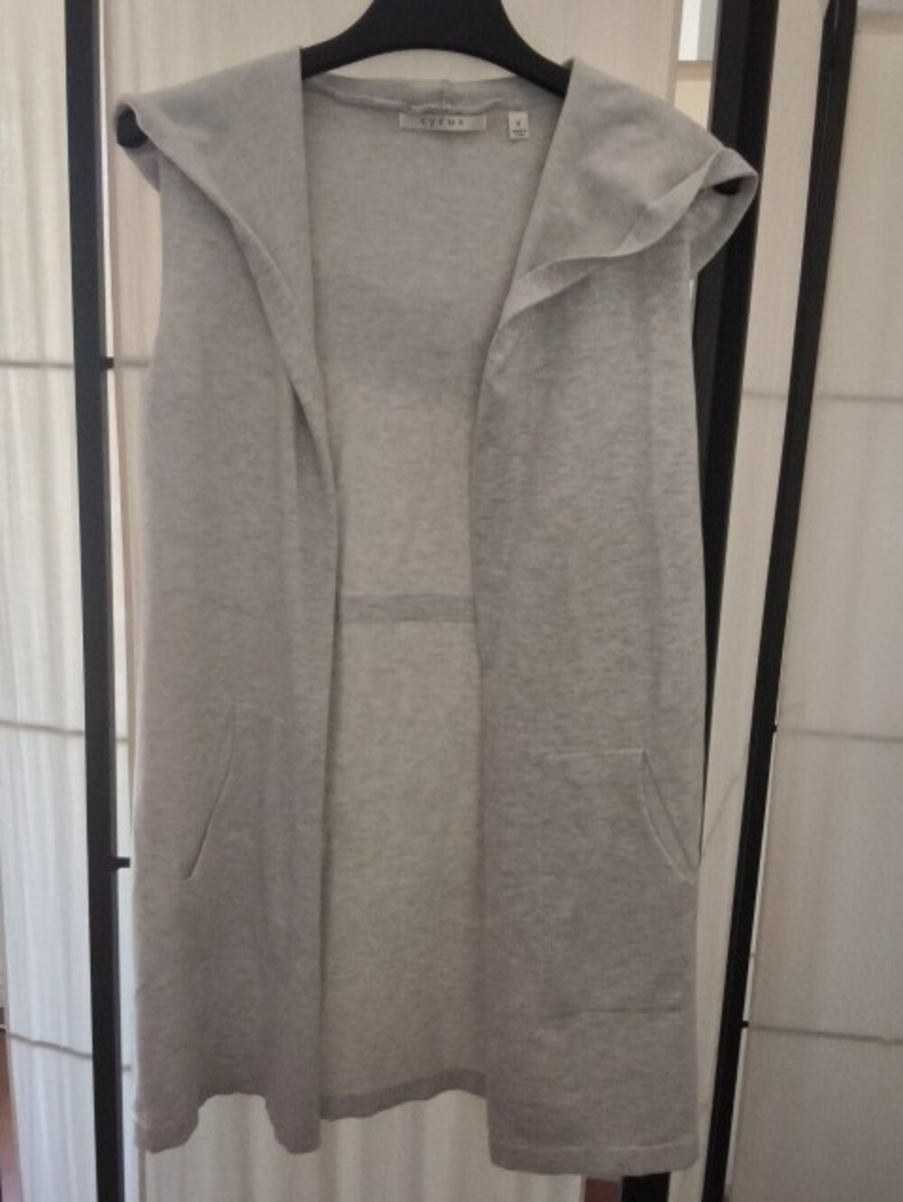 Cyrus Light Gray Sleeveless Hooded Open-Front Top S Nwt